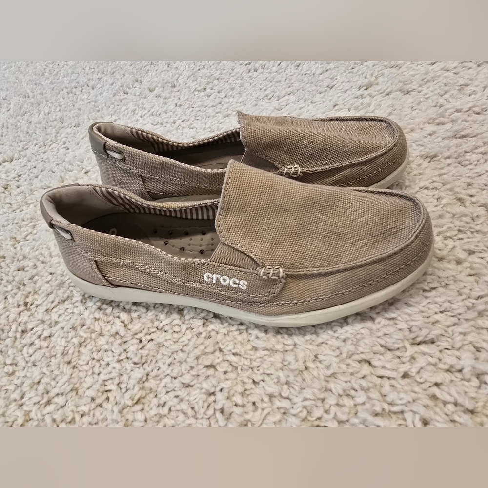 Crocs Walu Canvas Loafers Khaki Ladies Size 6 Coastal Nautical Fisherman Preppy